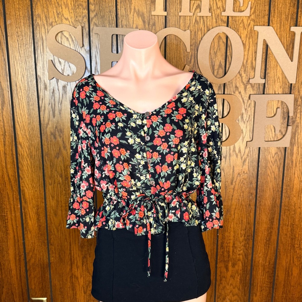 Patrons of Peace Blouse Womens Medium Black Floral Tie Waist Ruffle Sleeve Top